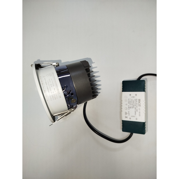 Dicroica LED luz cálida para cielorraso suspendido - CI - 016 - Image 3
